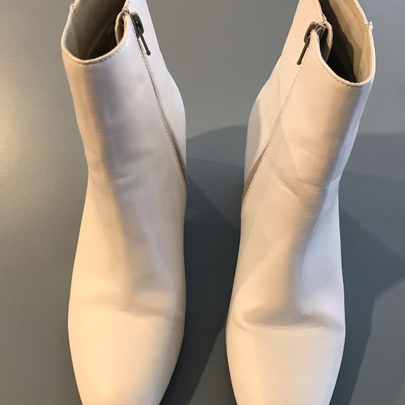 Booties Sz. 8 Chinese Laundry - Picture 5 of 13